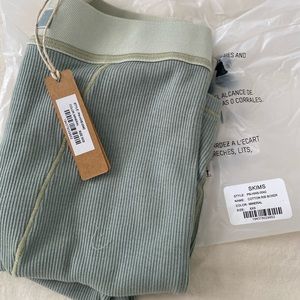 Brand new with tags SKIMS ribbed boxer in the color mineral